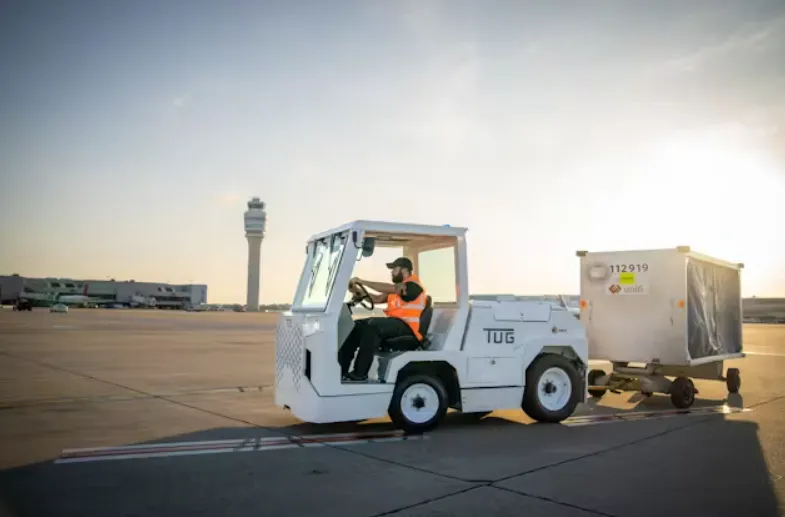 What Are the Advances in Electric Baggage Tug Technology for Aircraft ...
